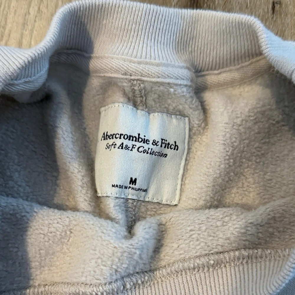 Abercrombie & Fitch Cream Women's Crew Neck Sweatshirt - Picture 2 of 4